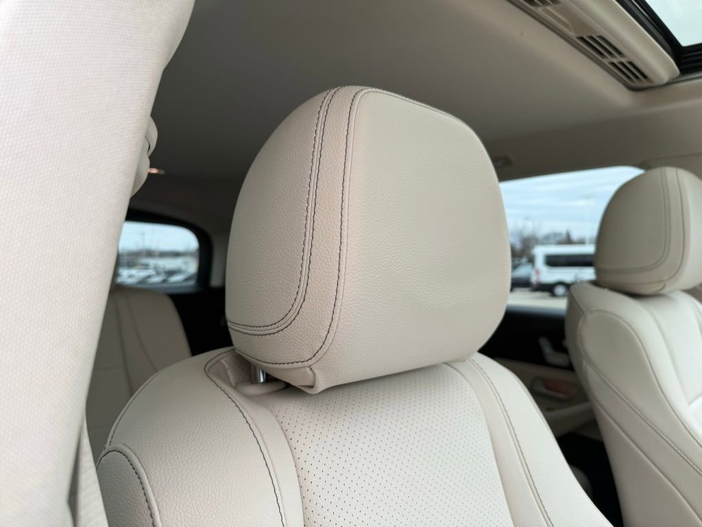 Used 2022 Mercedes-Benz GLS 450 4MATIC w/ Warmth & Comfort Package image 14