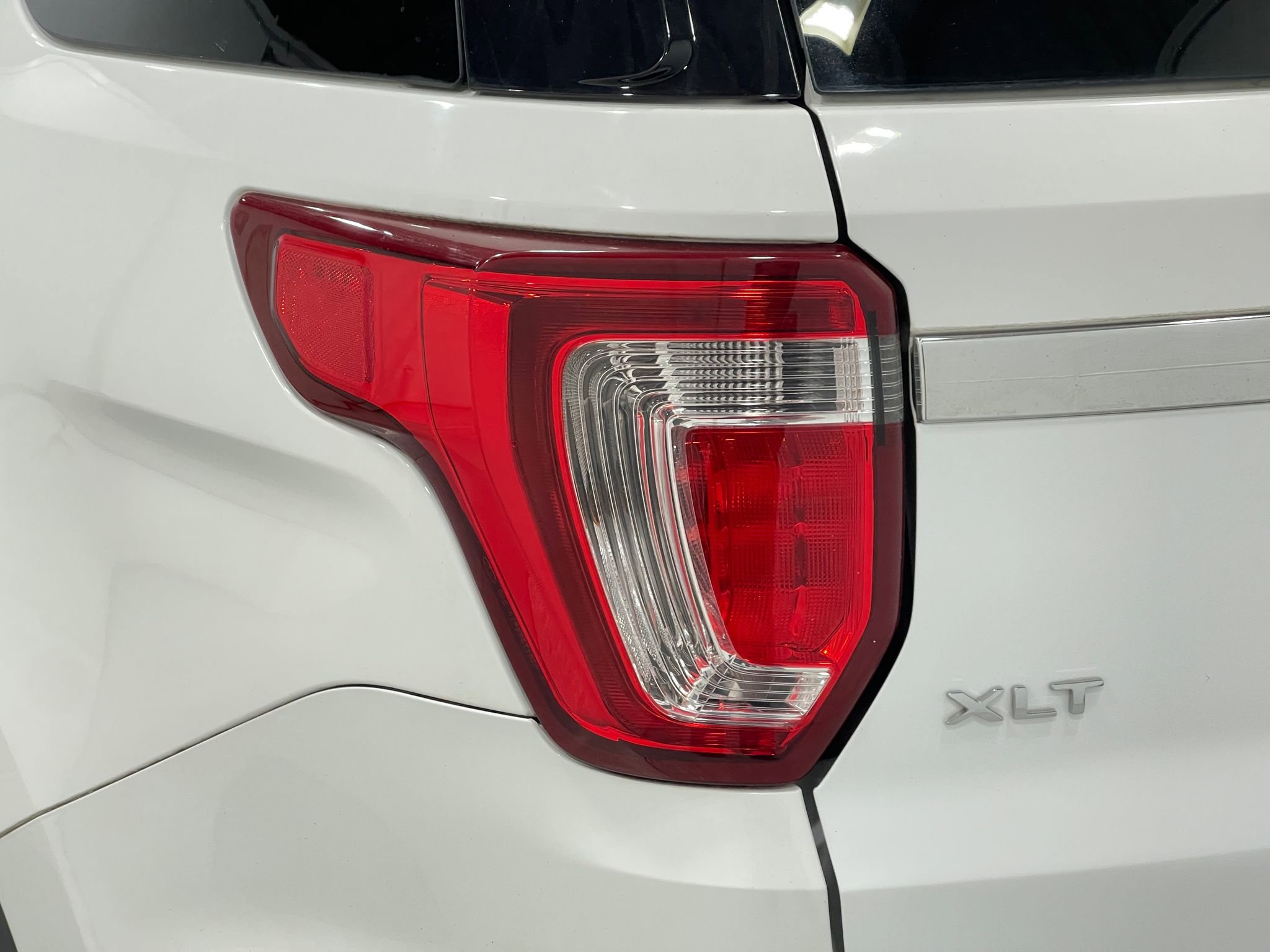 Used 2017 Ford Explorer XLT w/ Equipment Group 202A image 34