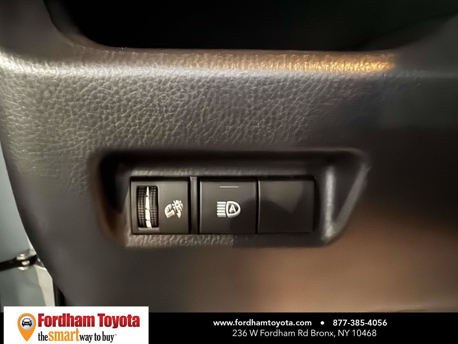 Used 2019 Toyota RAV4 XLE AWD/4WD image 20