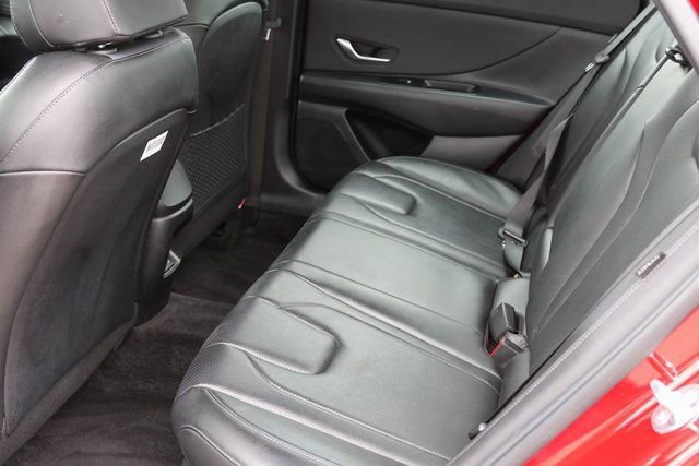Used 2024 Hyundai Elantra Limited image 13