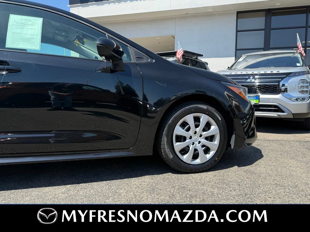 Used 2025 Toyota Corolla LE FWD image 15