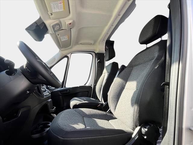 New 2025 RAM ProMaster 2500 w/ Quick Order Package 22G SLT image 7