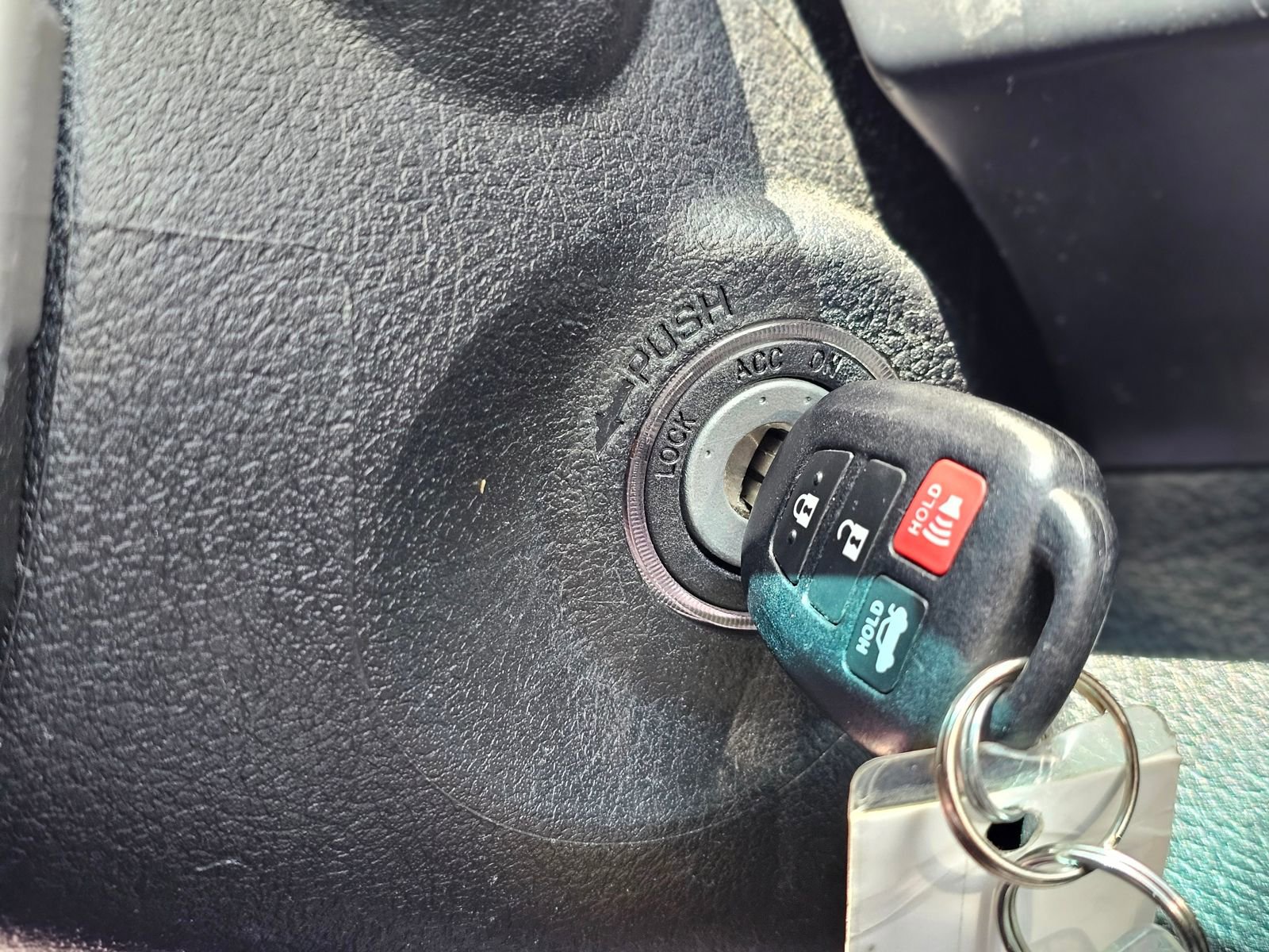 Used 2014 Toyota Camry SE FWD image 13