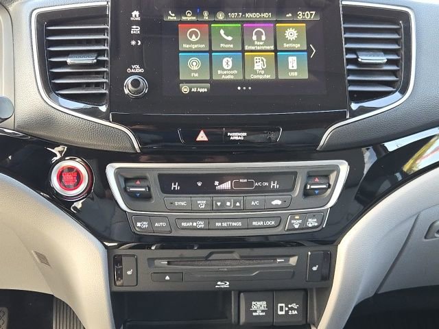 Used 2019 Honda Pilot Touring image 3