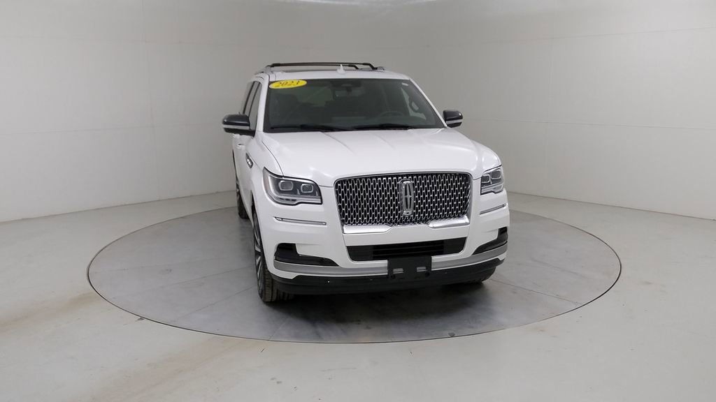 Used 2023 Lincoln Navigator L Reserve w/ Equipment Group 201A image 11