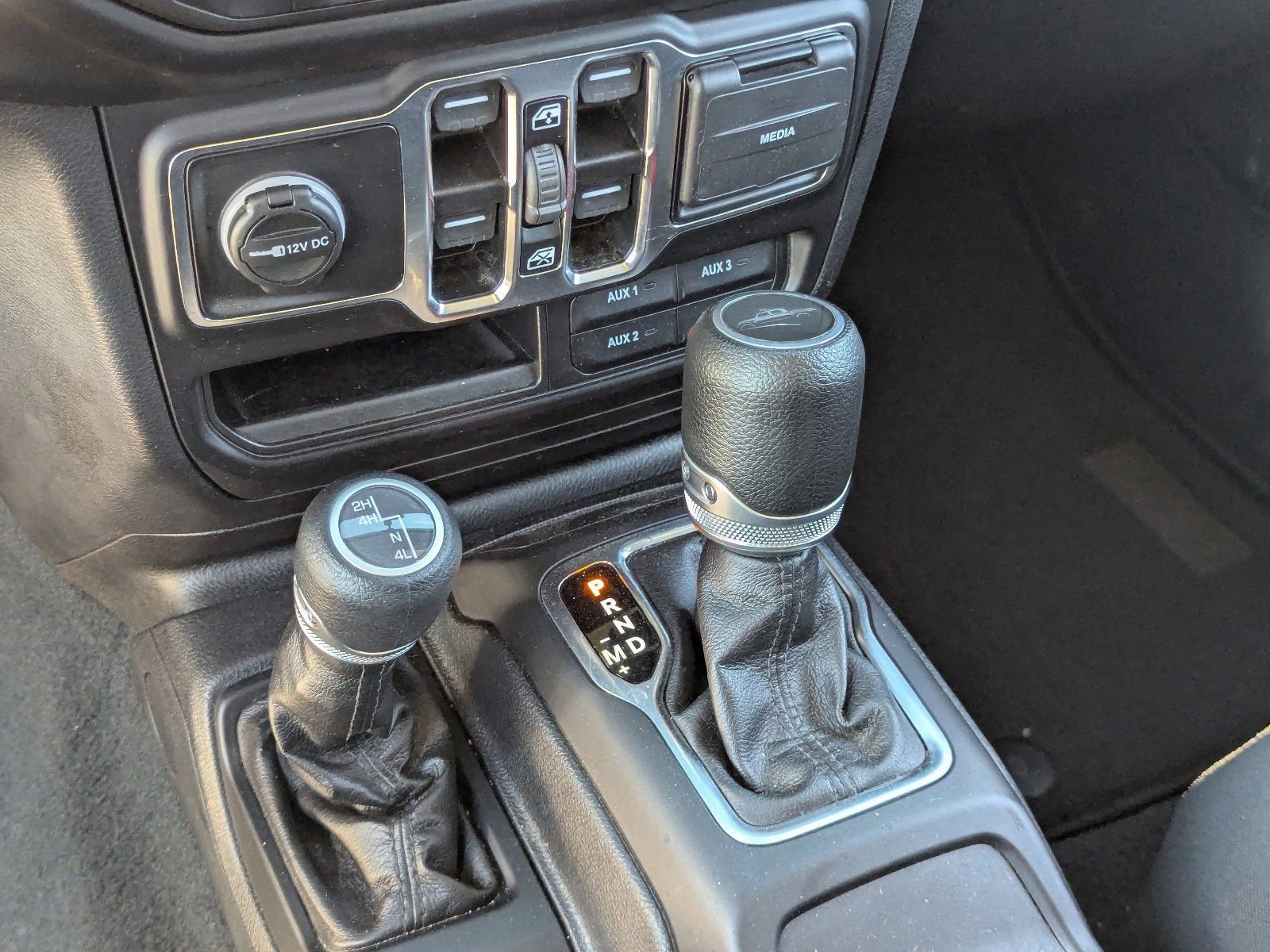 Used 2023 Jeep Gladiator Willys image 30