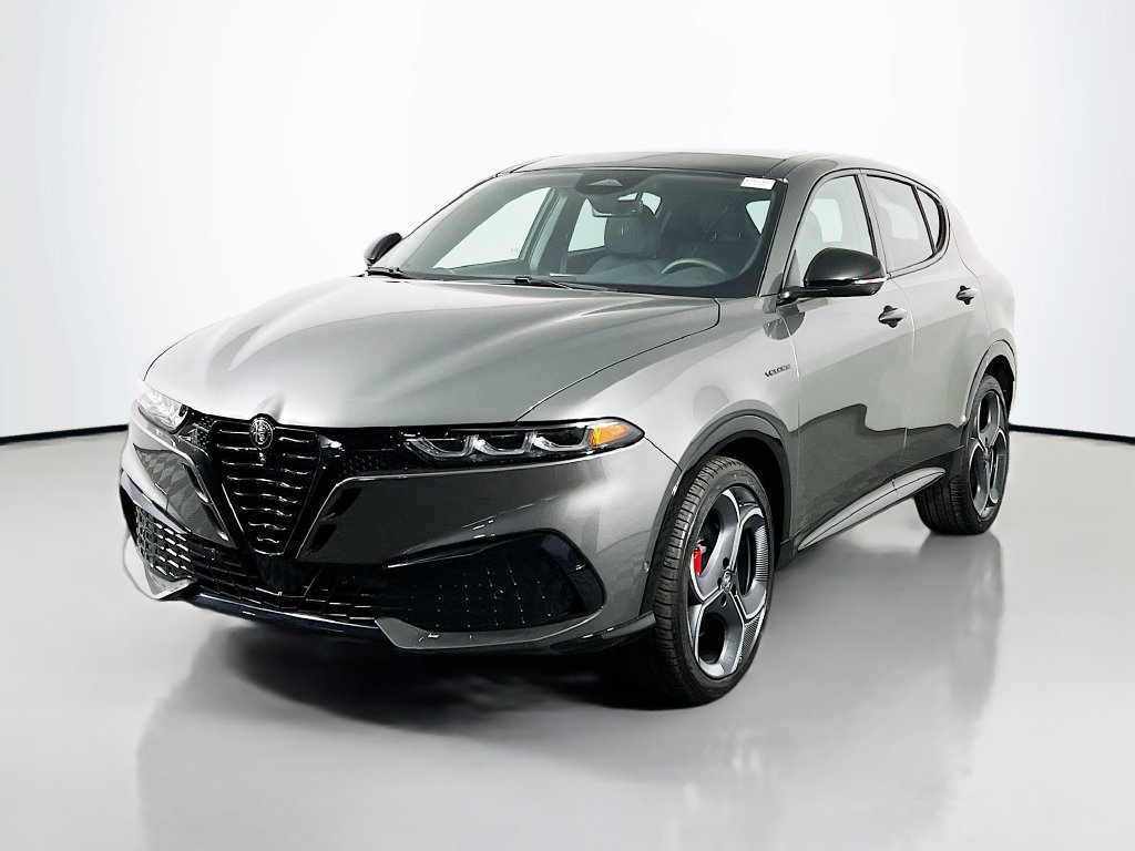 New 2026 Alfa Romeo Tonale w/ Quick Order Package 23H Volce AWD/4WD image 3