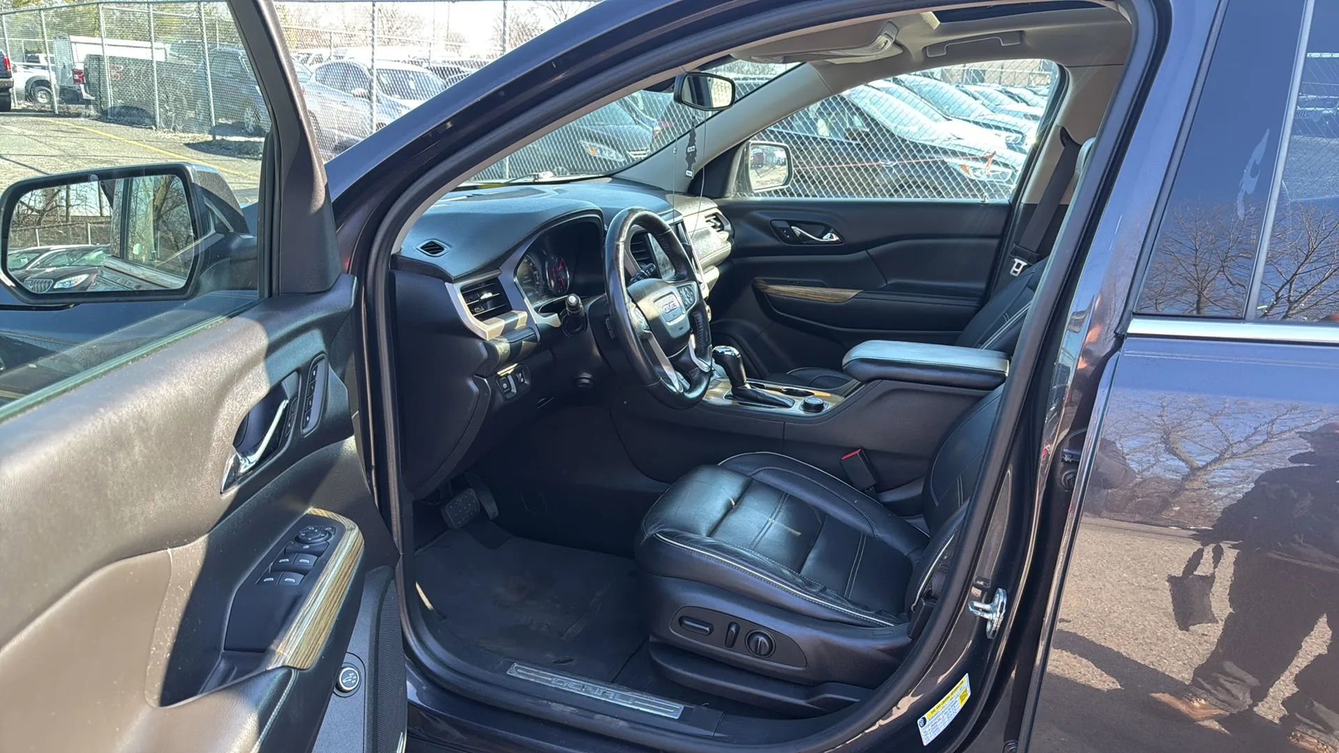 Used 2017 GMC Acadia Denali AWD/4WD image 23