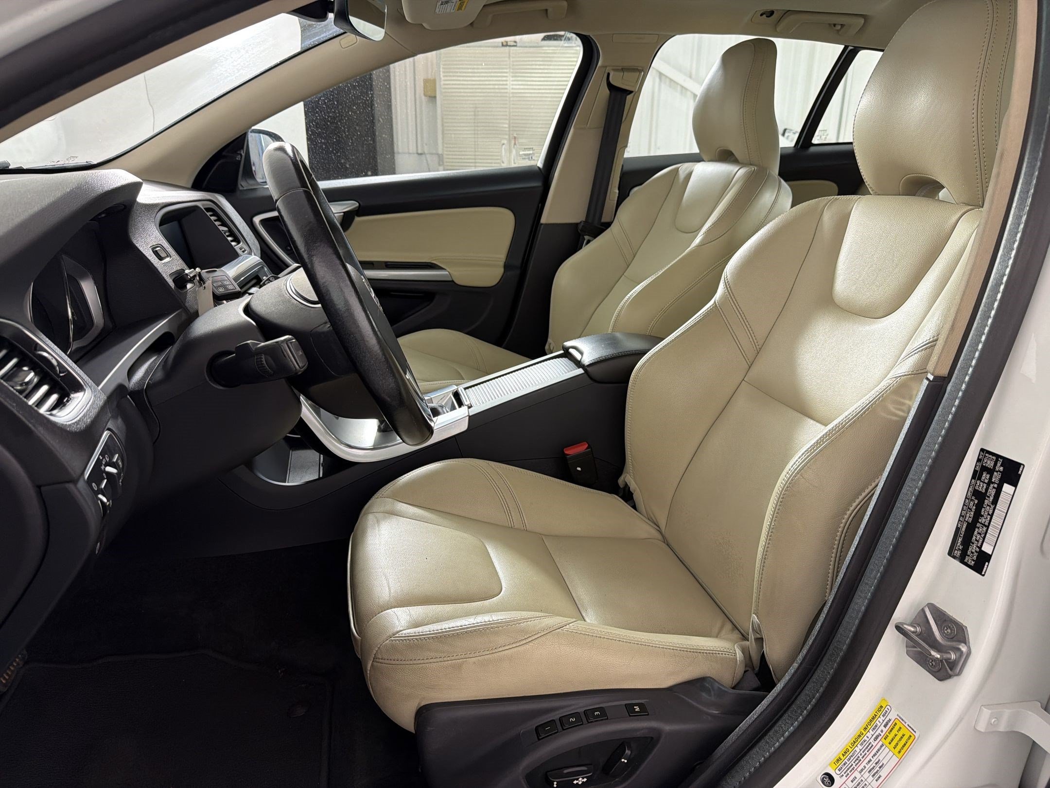 Used 2018 Volvo V60 T5 Dynamic w/ Vision Package FWD image 5