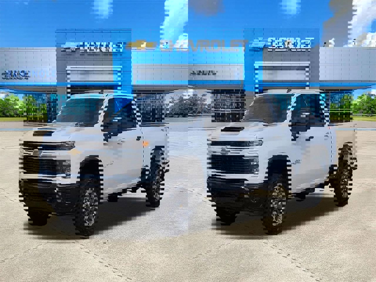 Used 2024 Chevrolet Silverado 2500 Custom w/ Custom Value Package image 2