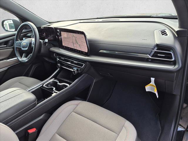 Used 2025 Chevrolet Traverse LT FWD image 23