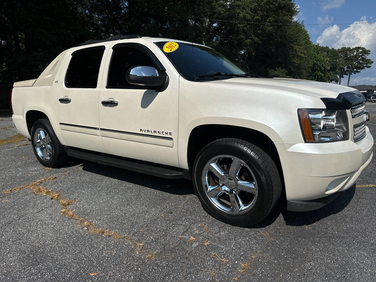 Used 2012 Chevrolet Avalanche LTZ RWD image 9