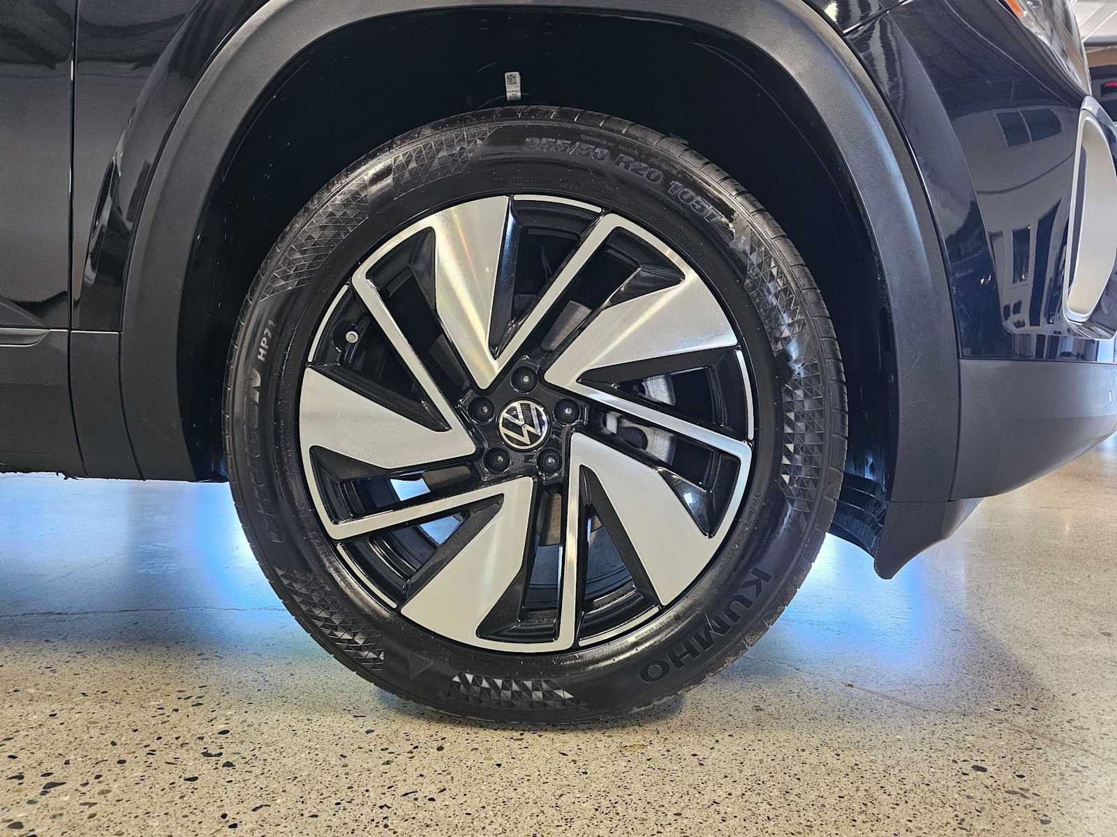 Used 2025 Volkswagen Atlas SE AWD/4WD image 9