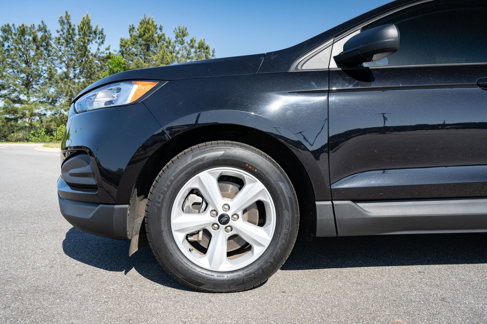 Used 2023 Ford Edge SE AWD/4WD image 4