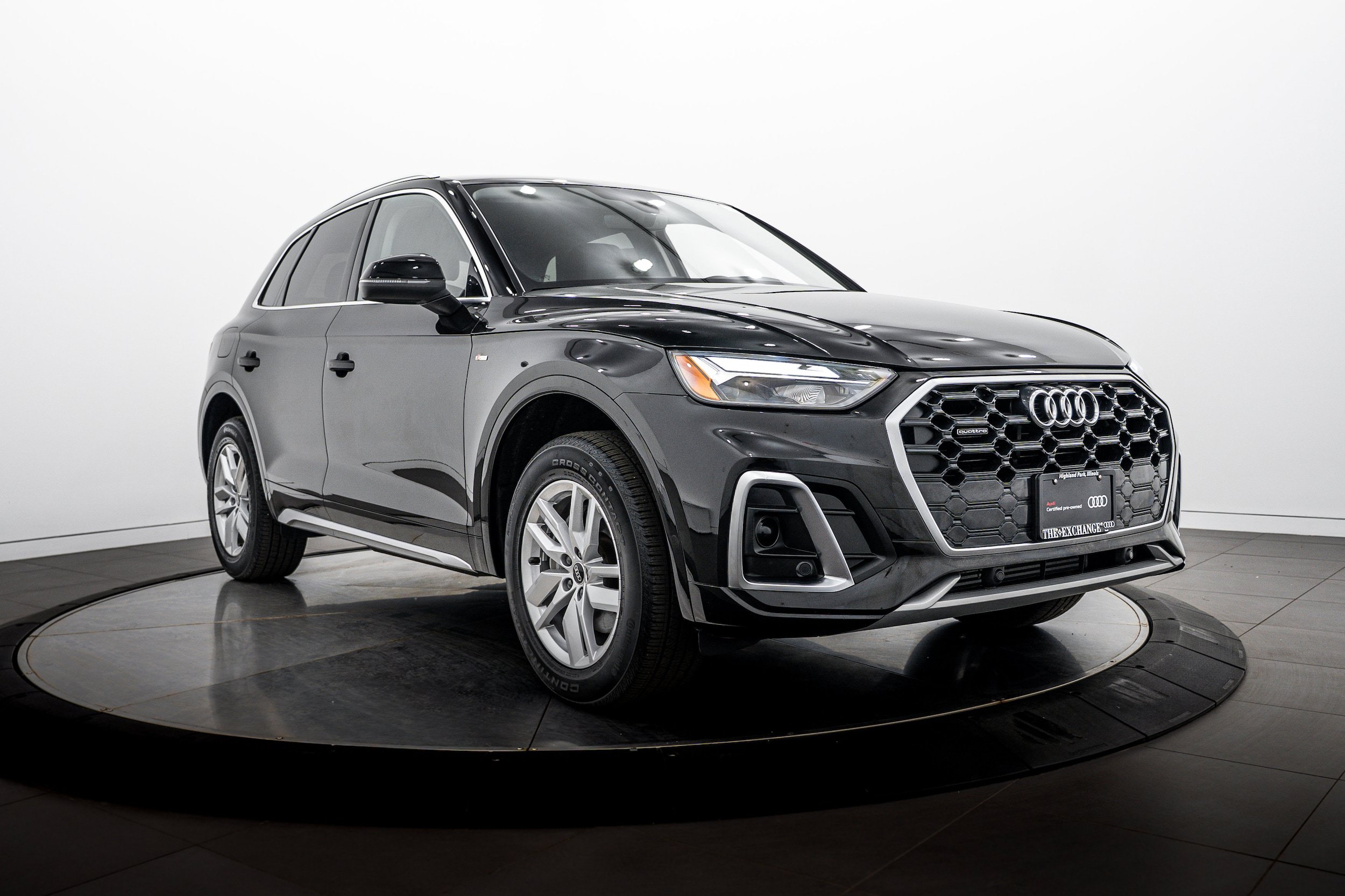 Certified 2023 Audi Q5 2.0T Premium w/ Convenience Package AWD/4WD image 2