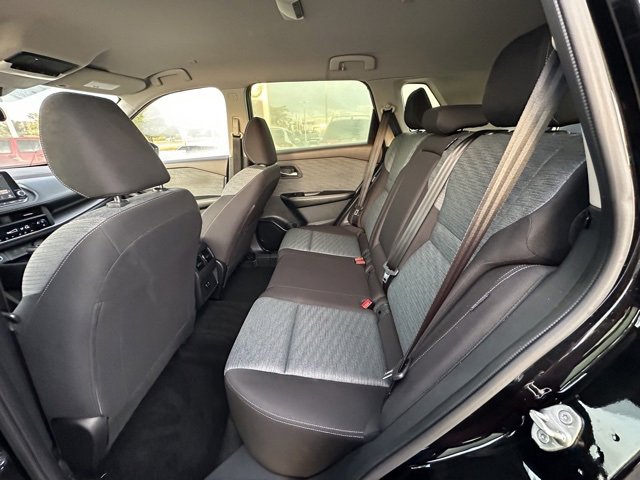 Used 2023 Nissan Rogue SV image 28