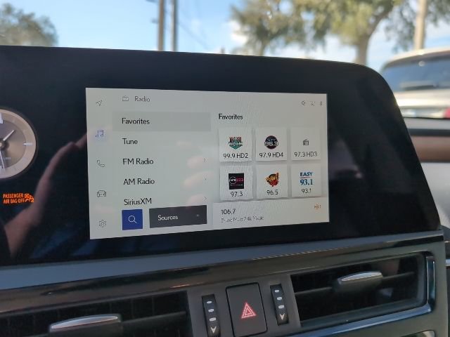 Used 2024 Lexus ES 350 w/ Premium Package image 13