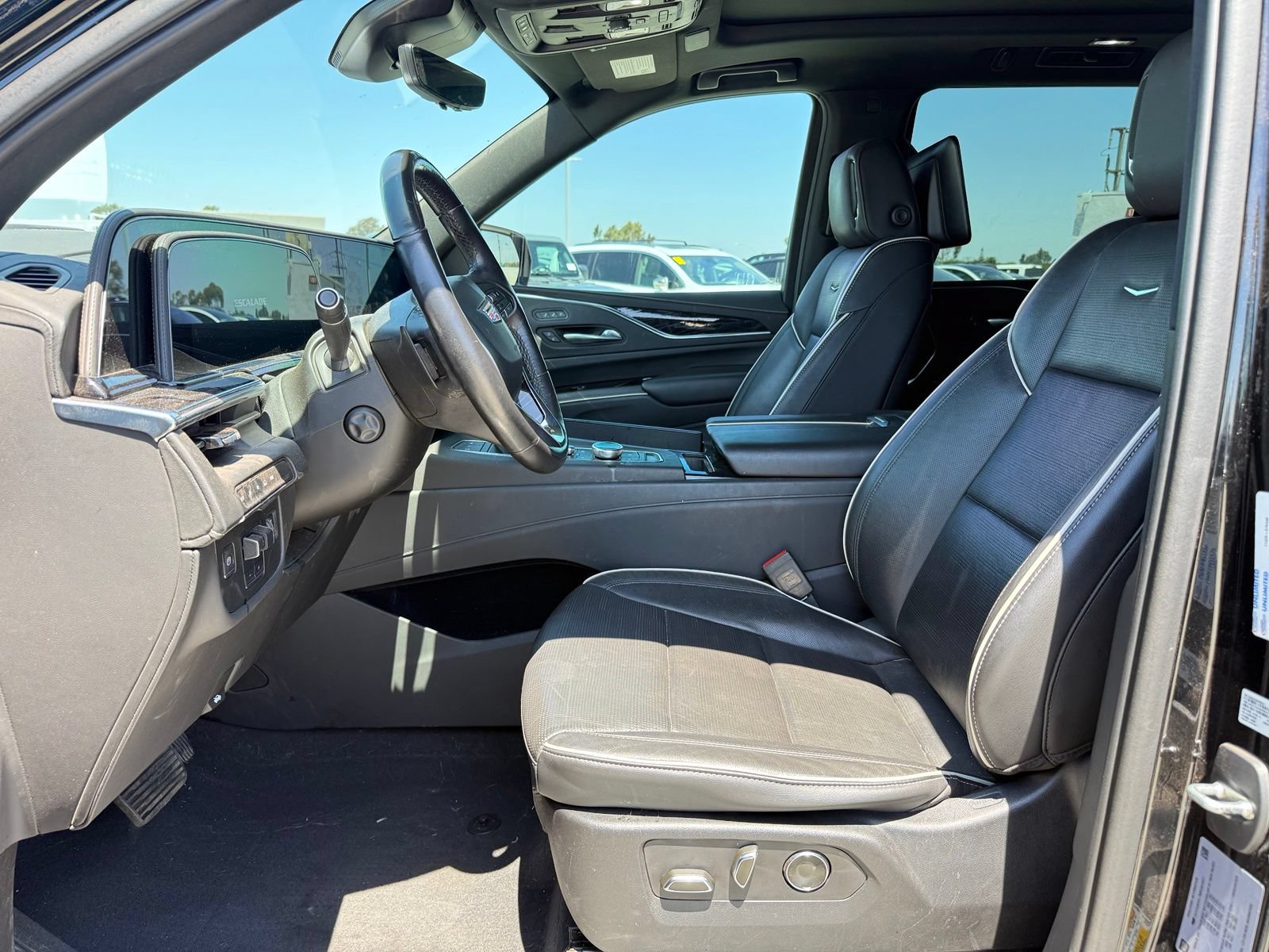 Used 2021 Cadillac Escalade Sport w/ LPO, Illumination Package AWD/4WD image 5