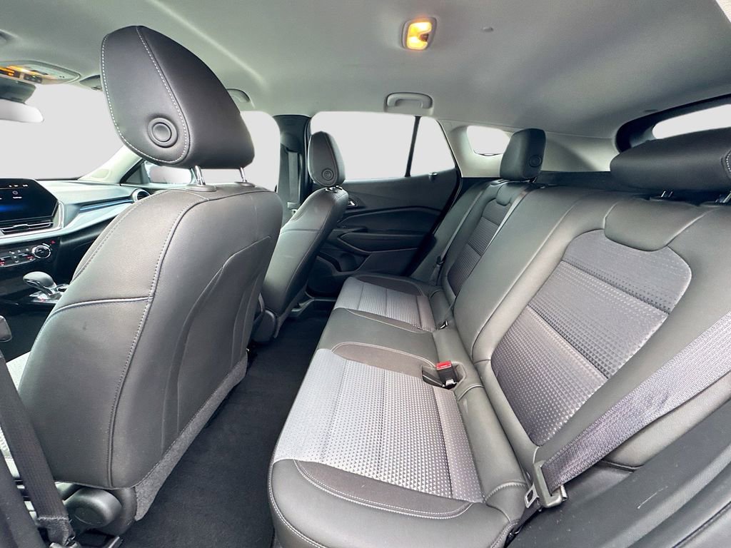 Used 2024 Chevrolet Trax LT w/ Driver Confidence Package image 23