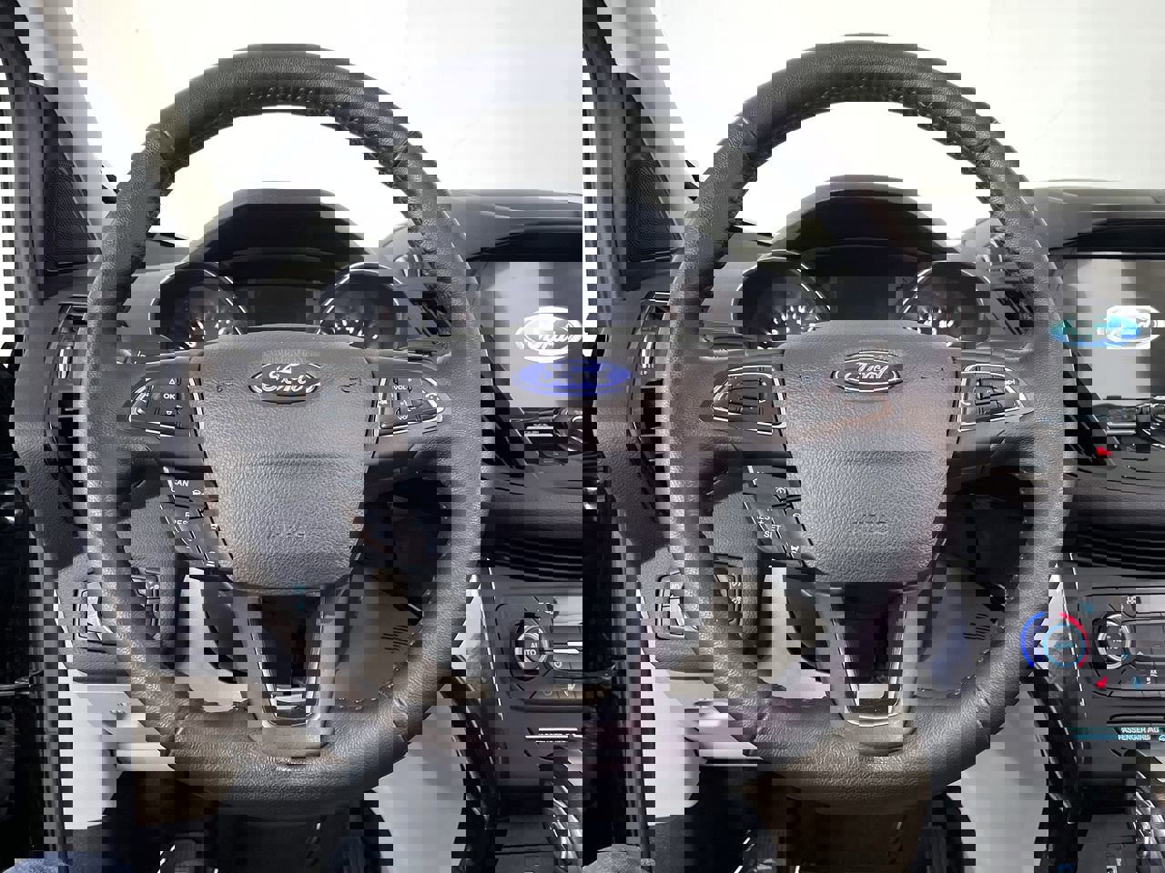 Used 2019 Ford Escape Titanium image 14