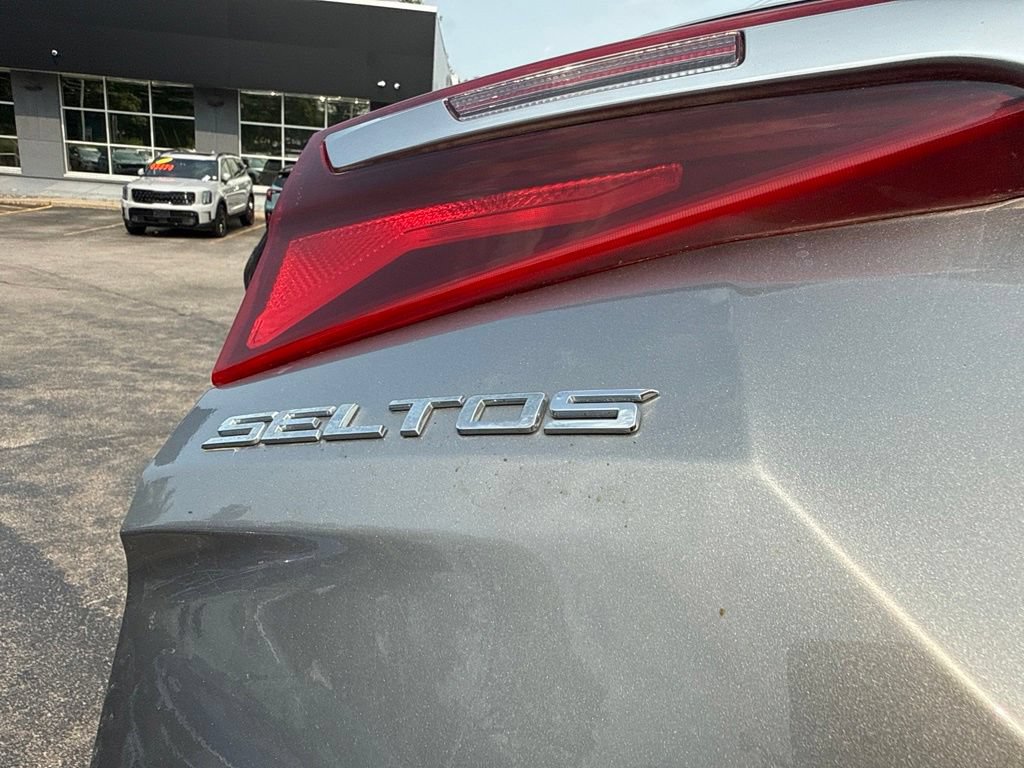 Used 2021 Kia Seltos LX AWD/4WD image 16