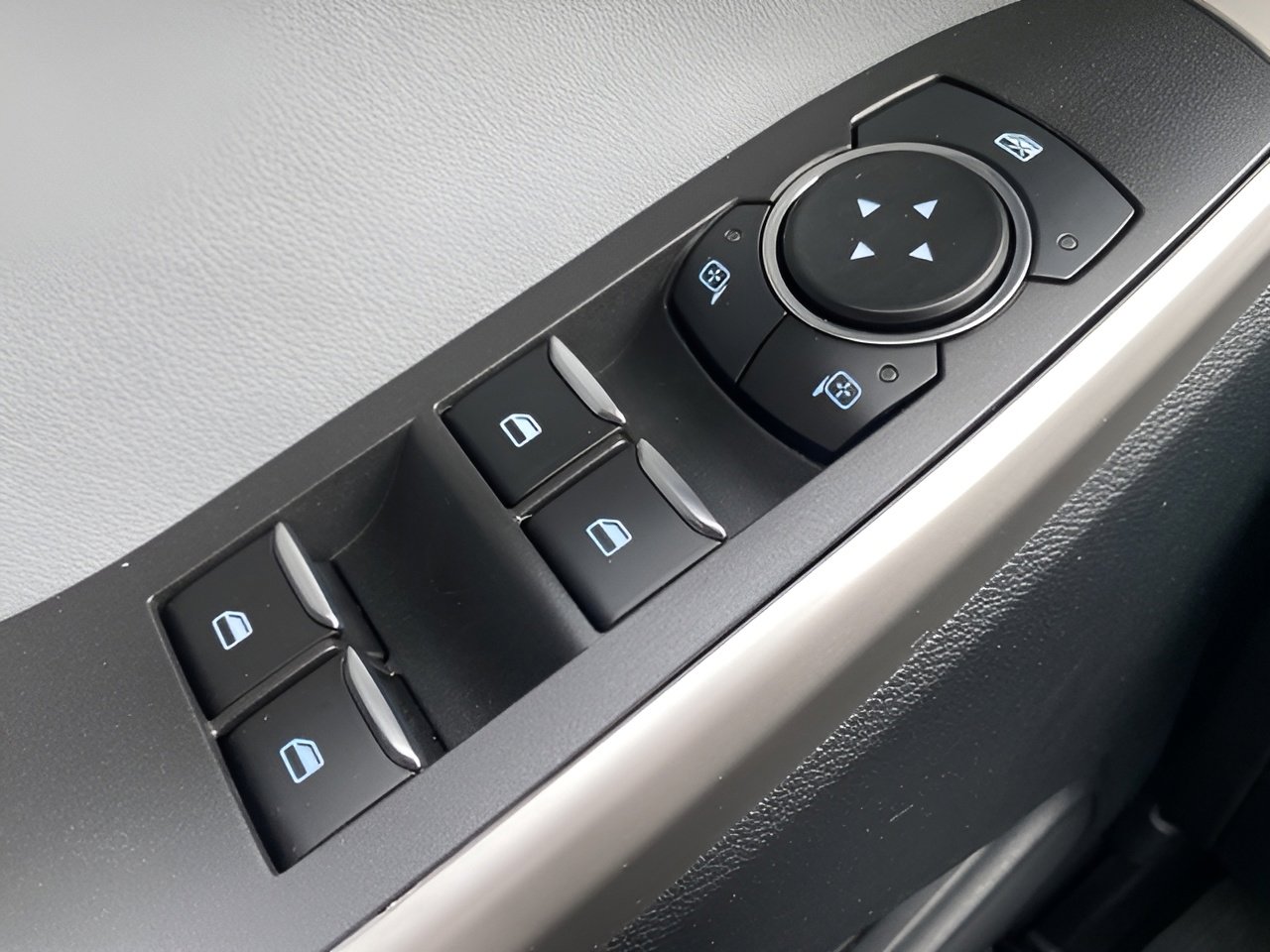 Certified 2023 Ford Explorer XLT w/ Equipment Group 202A image 20