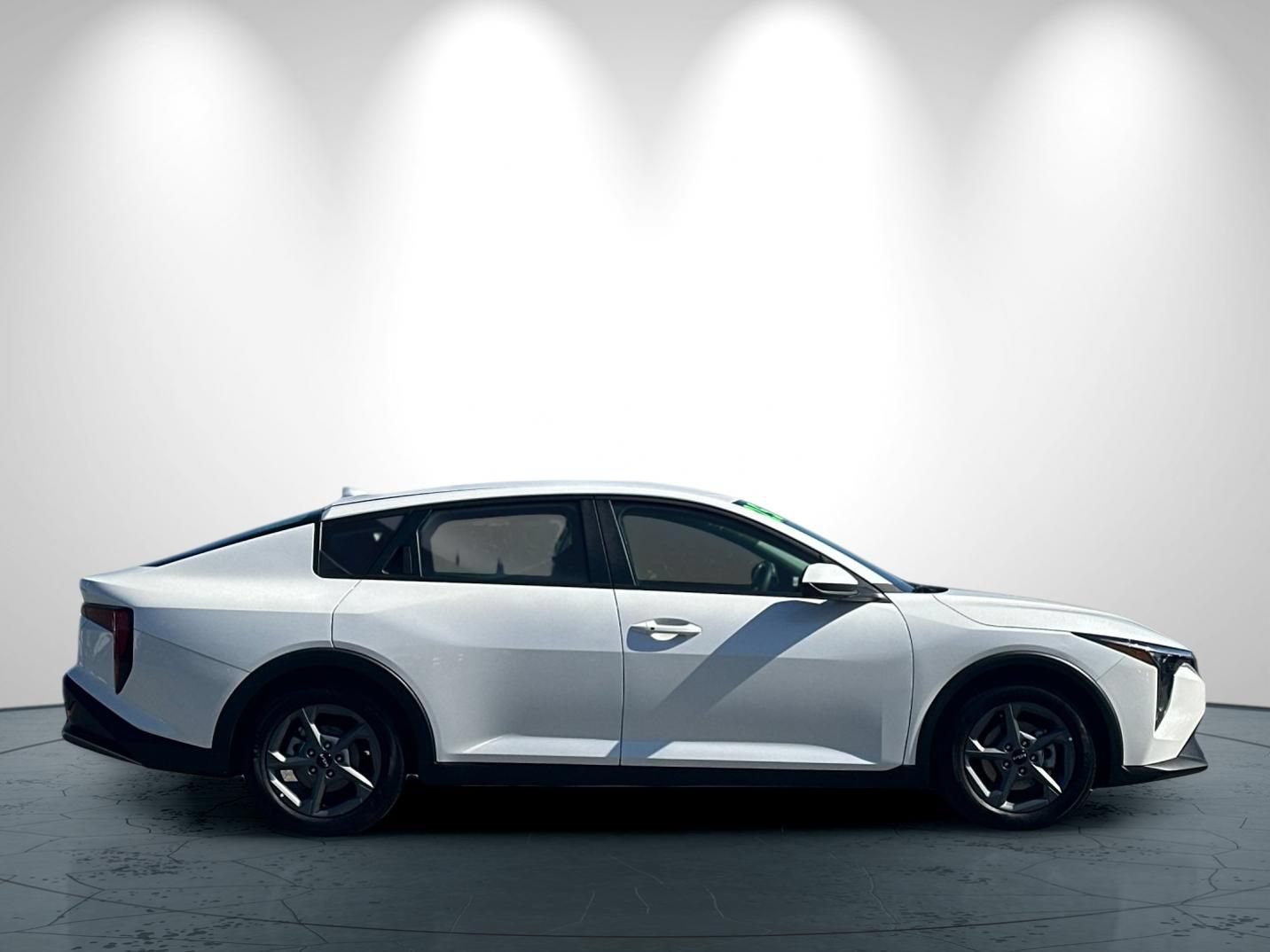 Used 2025 Kia K4 FWD image 3
