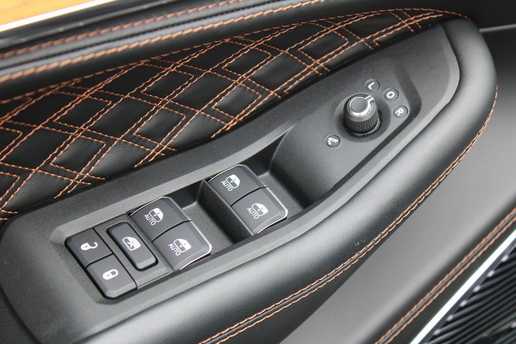 Used 2025 Jeep Grand Cherokee Summit image 13