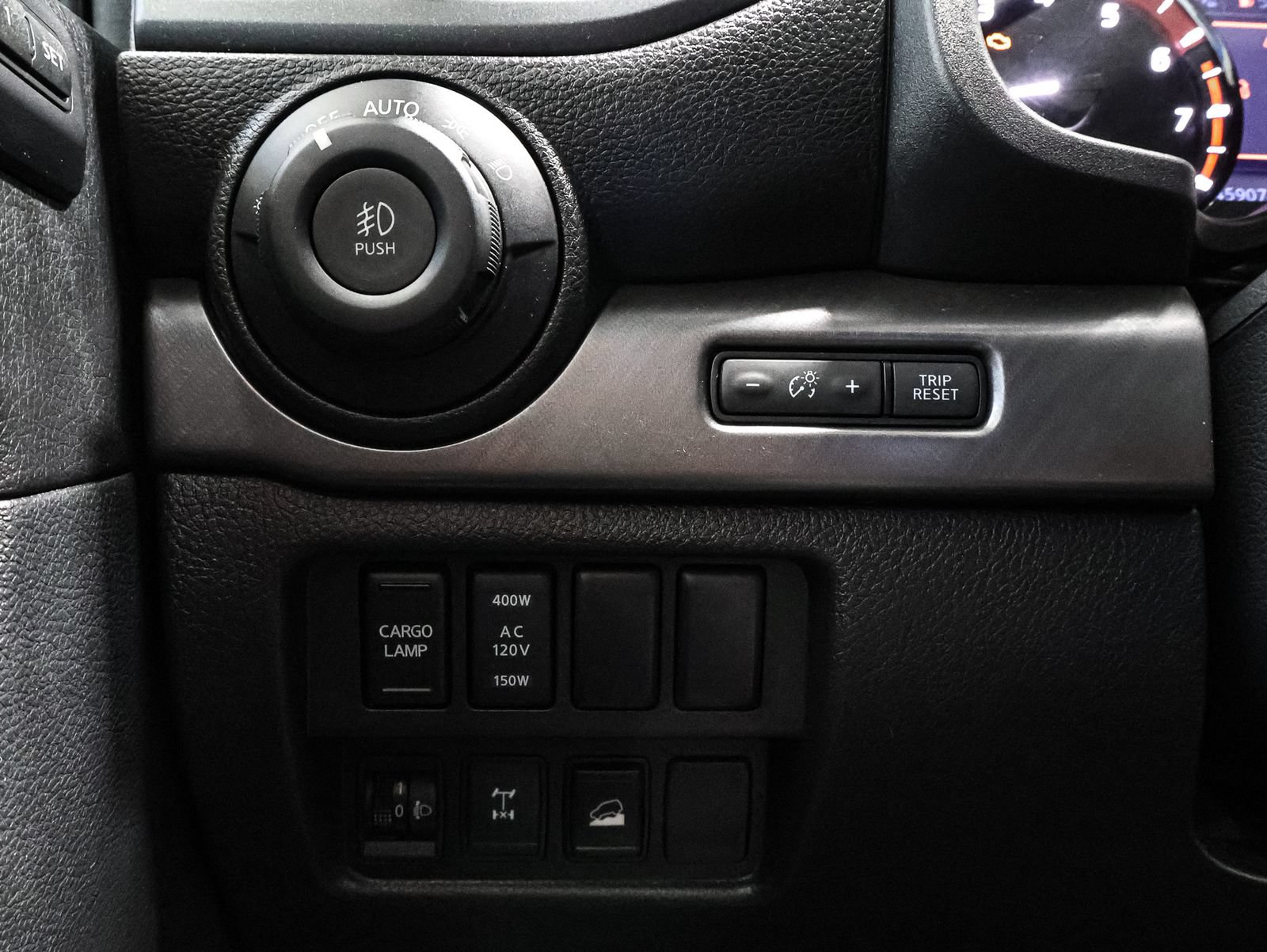 Used 2021 Nissan Titan PRO-4X w/ Pro-4x Convenience Package AWD/4WD image 28