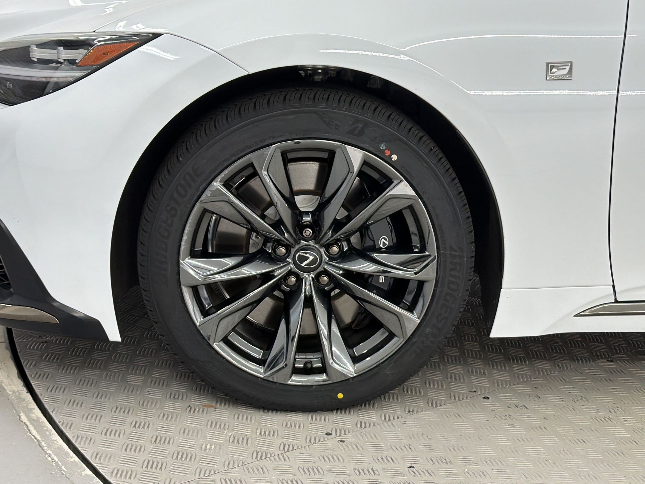 Used 2023 Lexus LS 500 F Sport w/ Accessory Package (Z1) AWD/4WD image 12