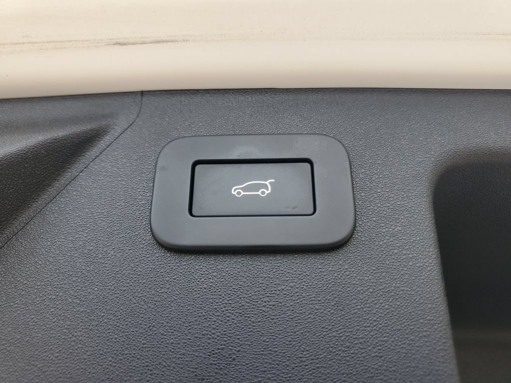 Used 2025 Land Rover Discovery Sport S AWD/4WD image 37