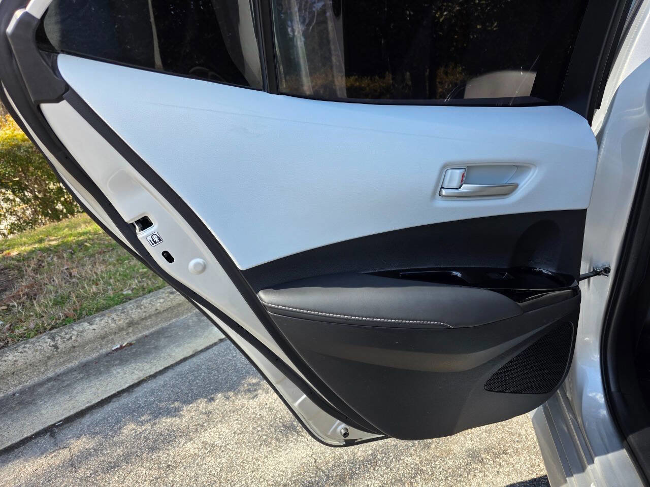 Used 2020 Toyota Corolla SE image 25