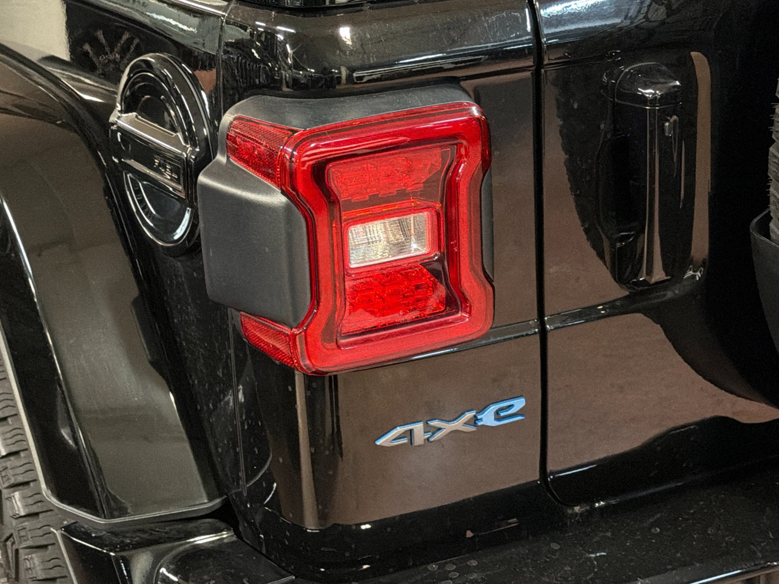 Used 2024 Jeep Wrangler High Altitude AWD/4WD image 26