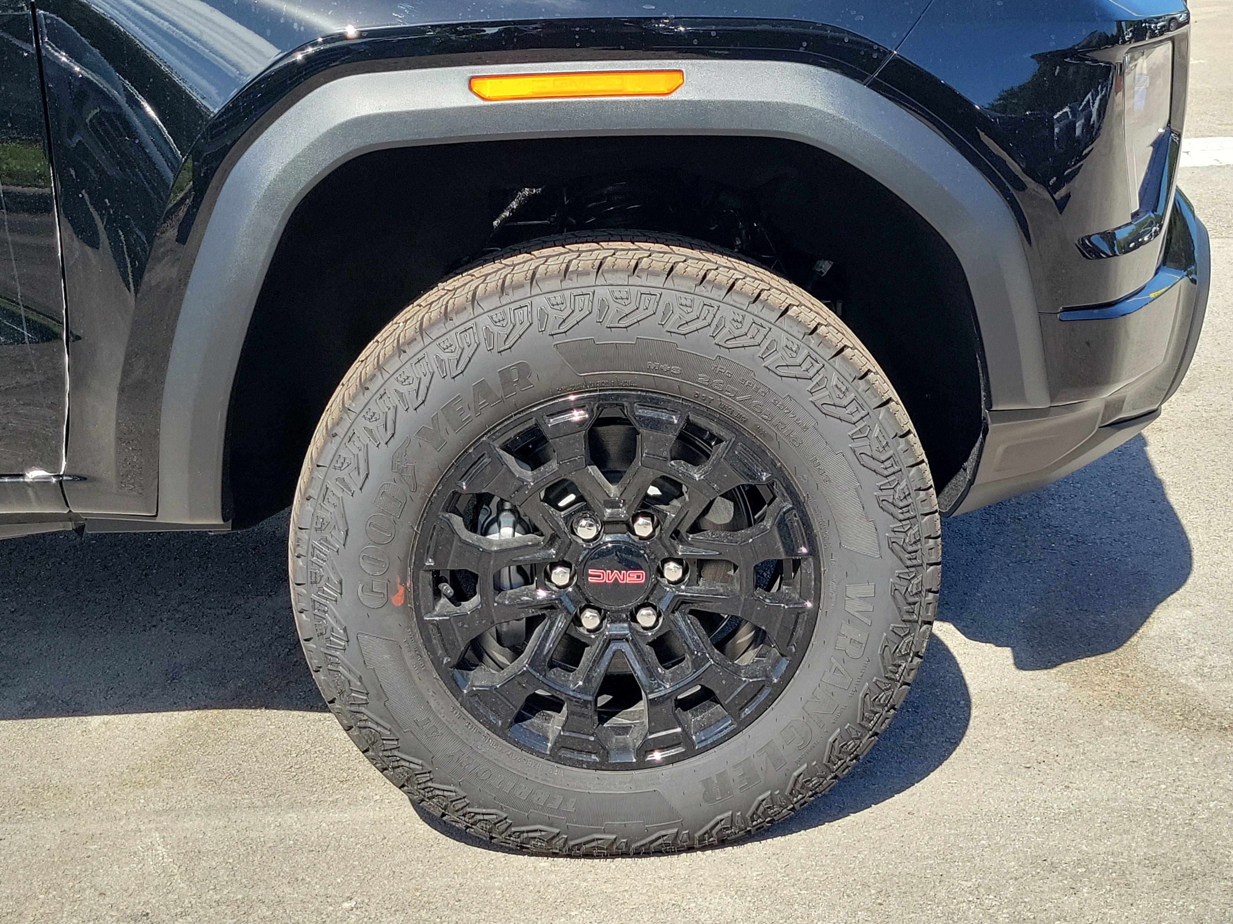 New 2026 GMC Canyon Elevation w/ Convenience Package RWD image 4