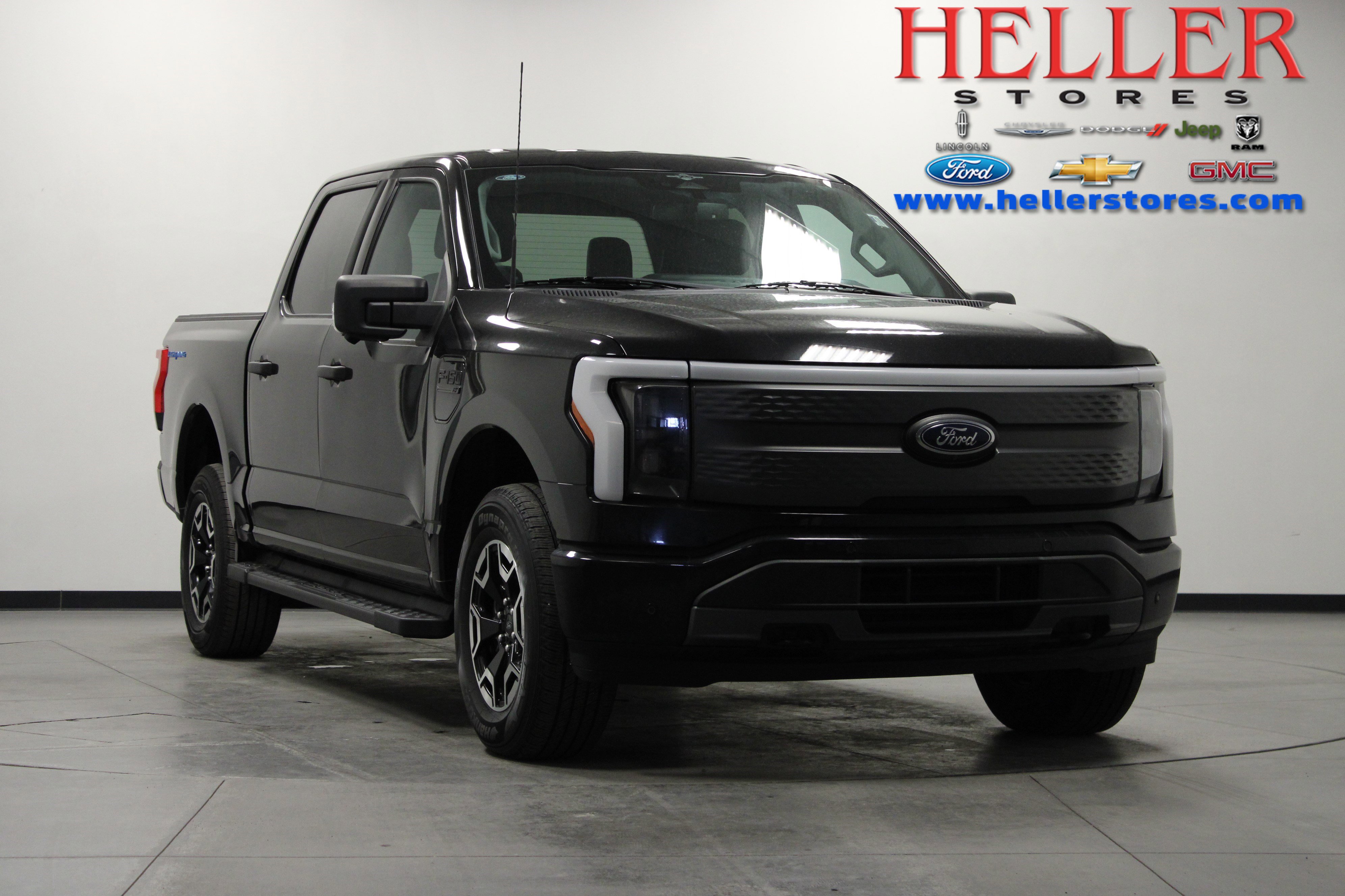 Used 2023 Ford F150 Lightning XLT image 1