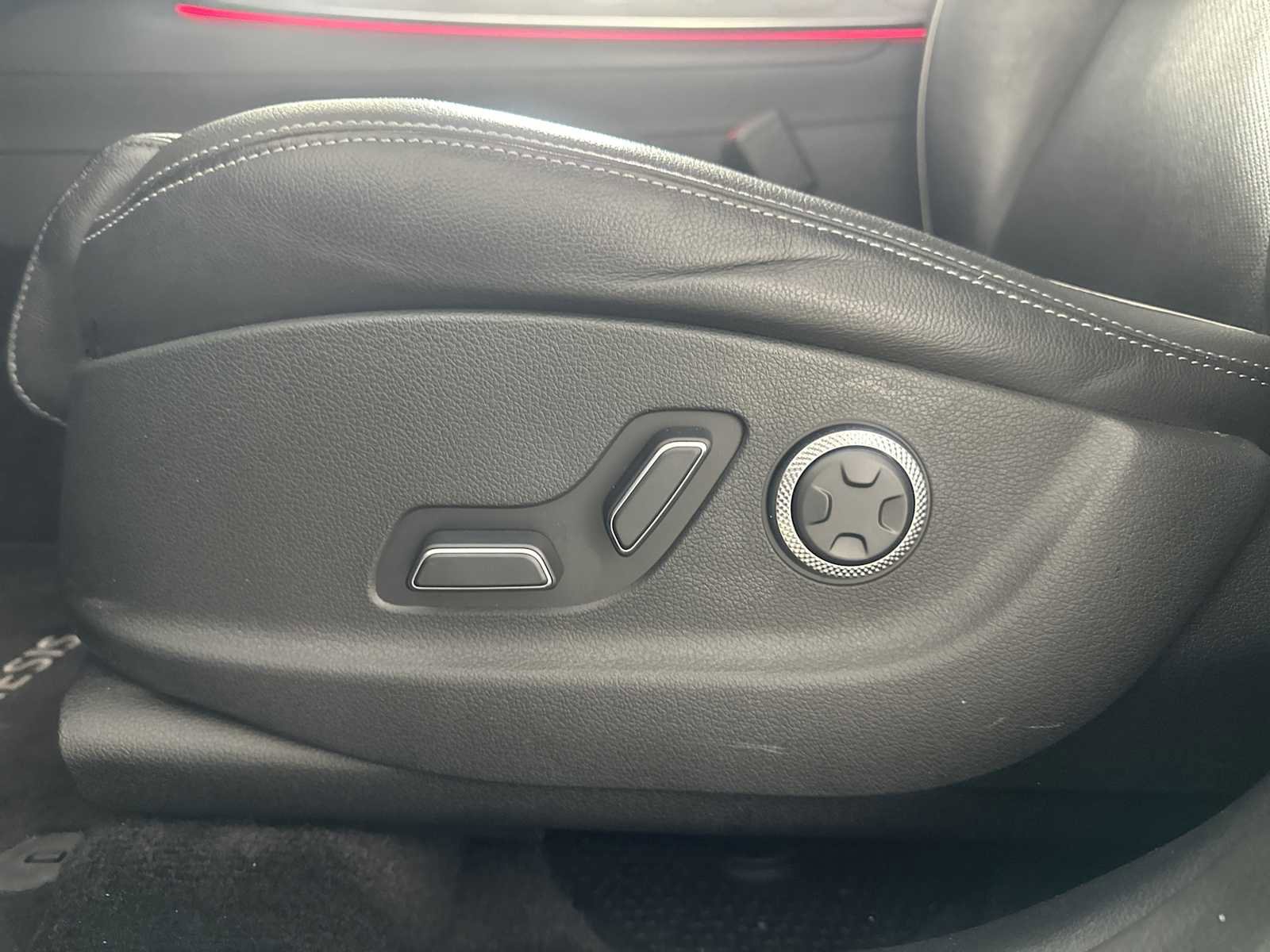 Used 2023 Genesis GV70 2.5T w/ Advanced Package image 24