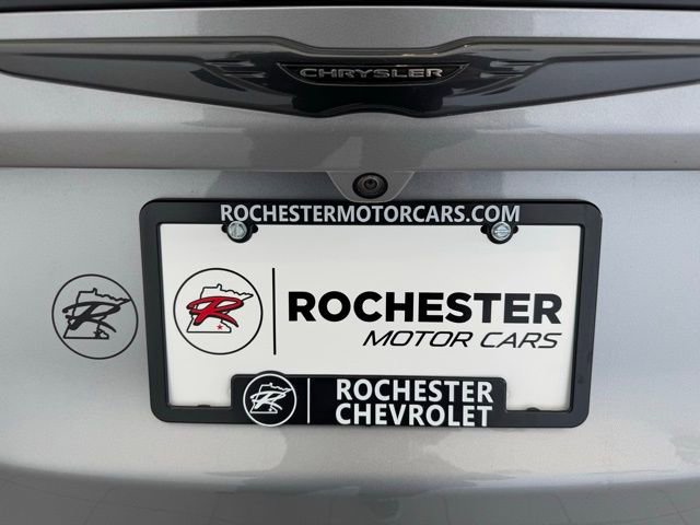 Used 2020 Chrysler Pacifica Touring w/ S Appearance Package image 37