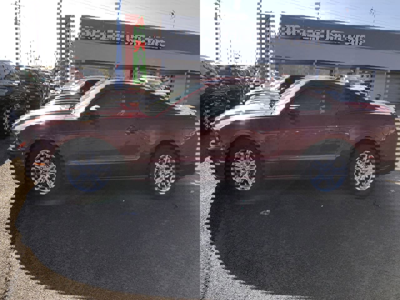 Used 2014 Ford Mustang Coupe image 3