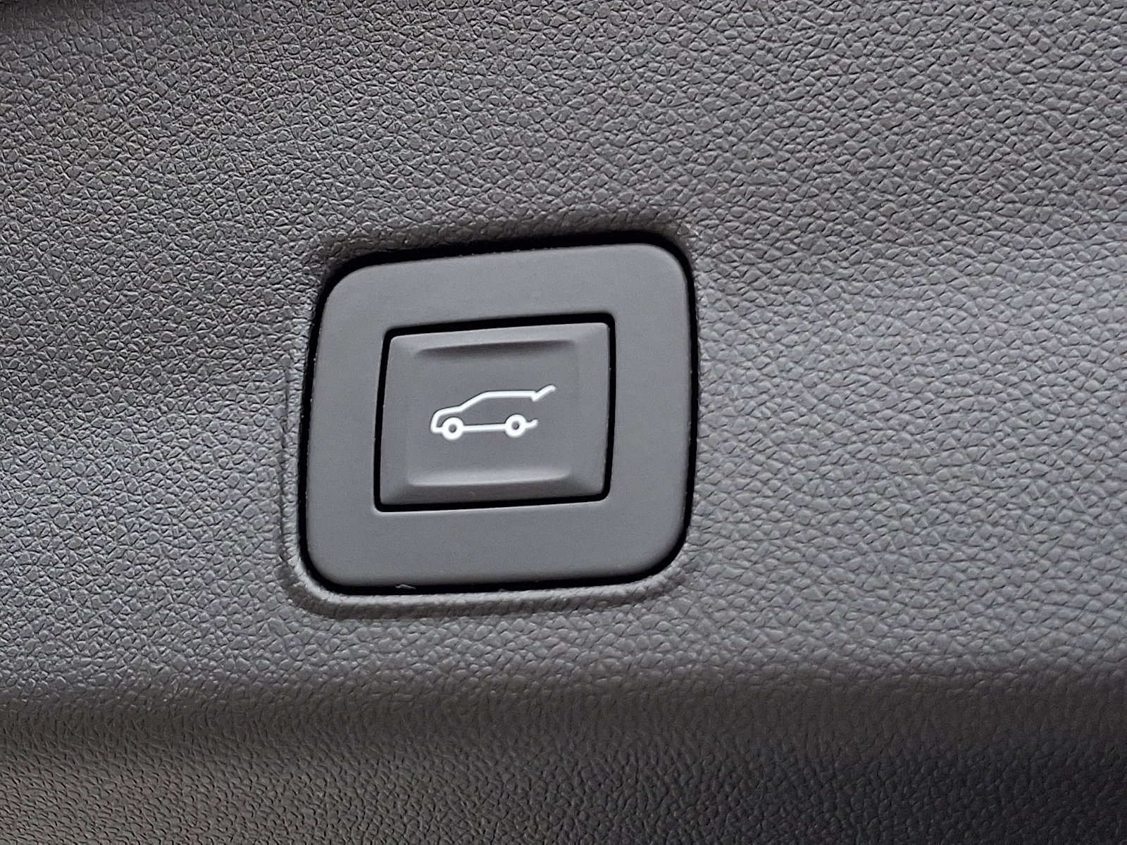 Certified 2023 Chevrolet TrailBlazer RS w/ Sun and Liftgate Package image 31