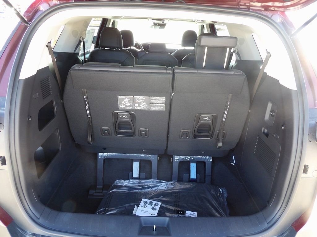 New 2026 Kia Carnival FWD image 8