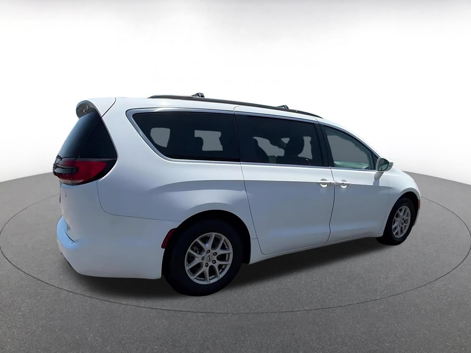 Used 2022 Chrysler Pacifica Touring-L FWD image 15