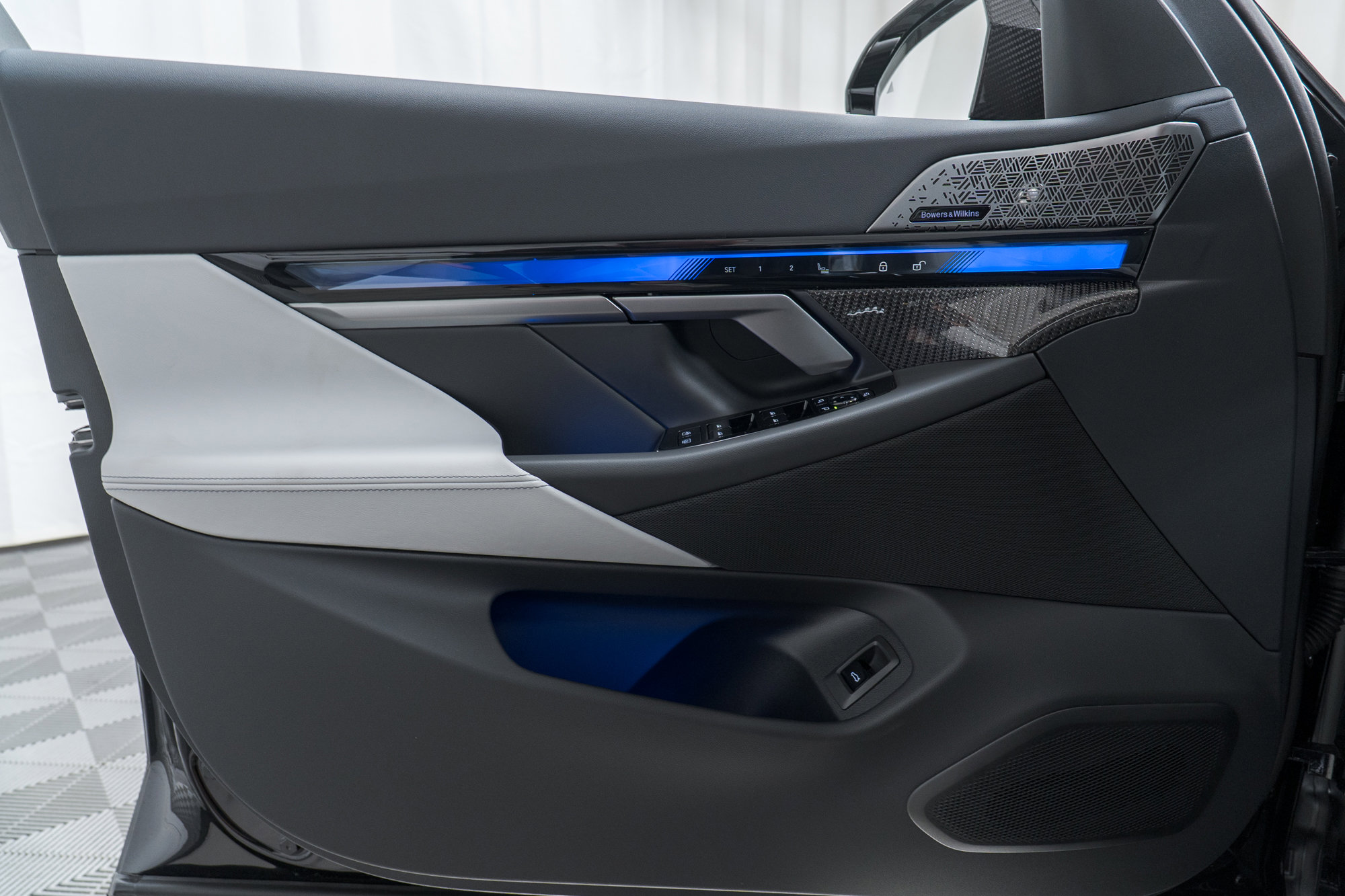 Used 2026 BMW M5 w/ Carbon Package image 11