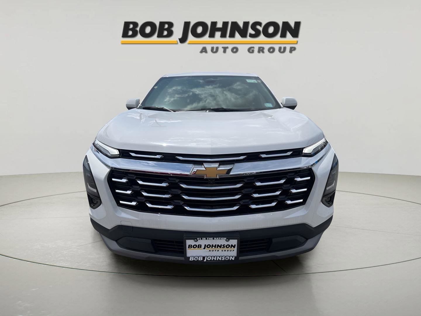 New 2025 Chevrolet Equinox LT w/ Safety and Technology Package image 2