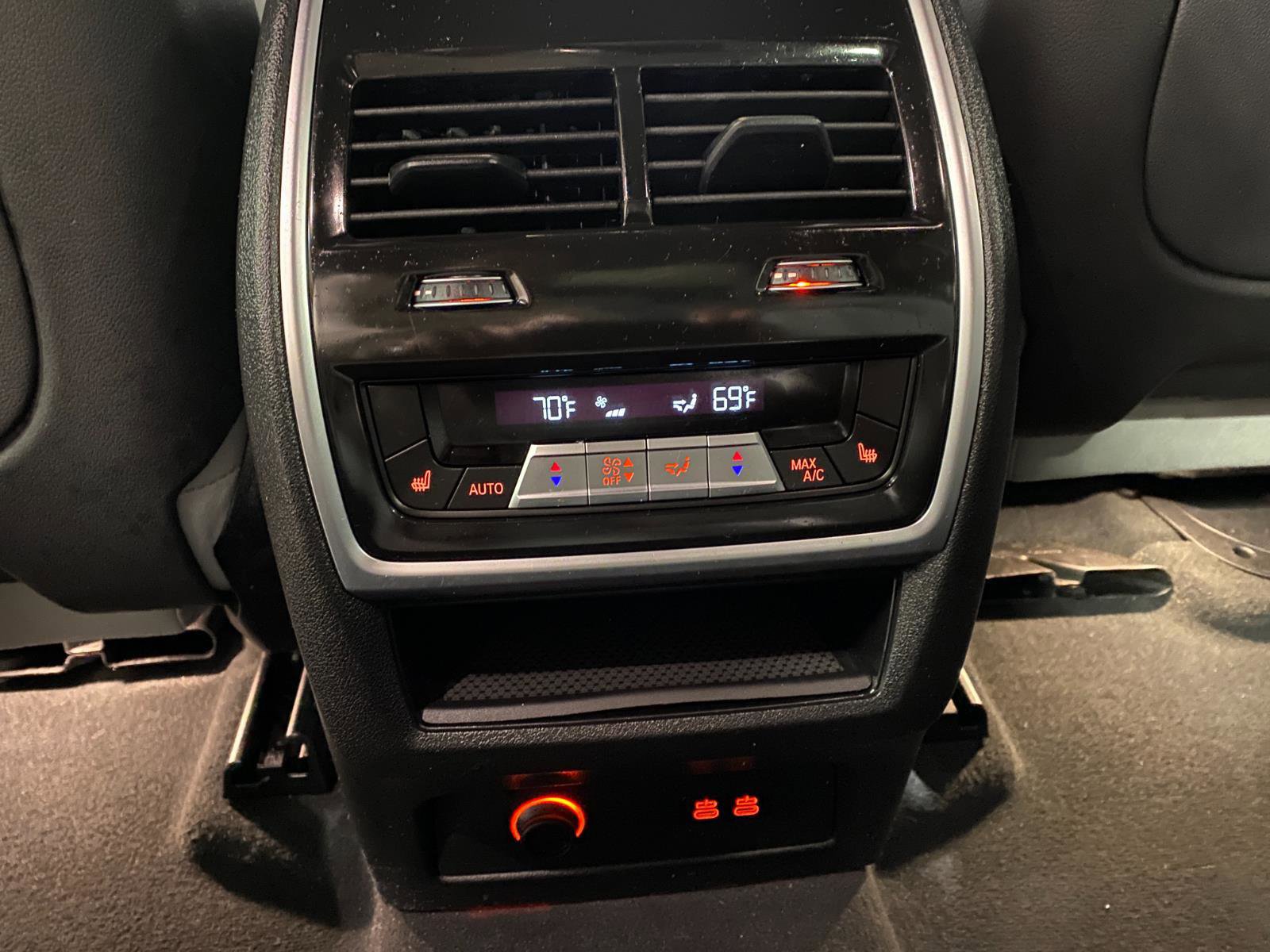 Certified 2025 BMW X7 xDrive40i w/ Premium Package image 10