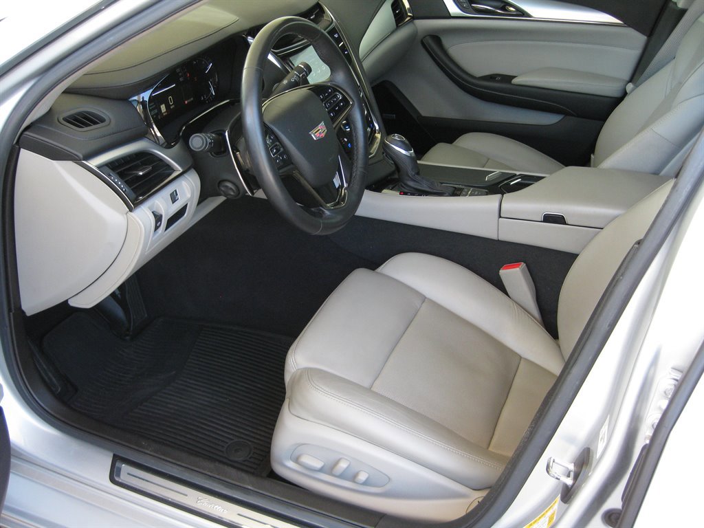 Used 2018 Cadillac CTS Luxury RWD image 13