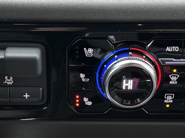 New 2026 GMC Sierra 2500 SLT w/ SLT Premium Package image 19