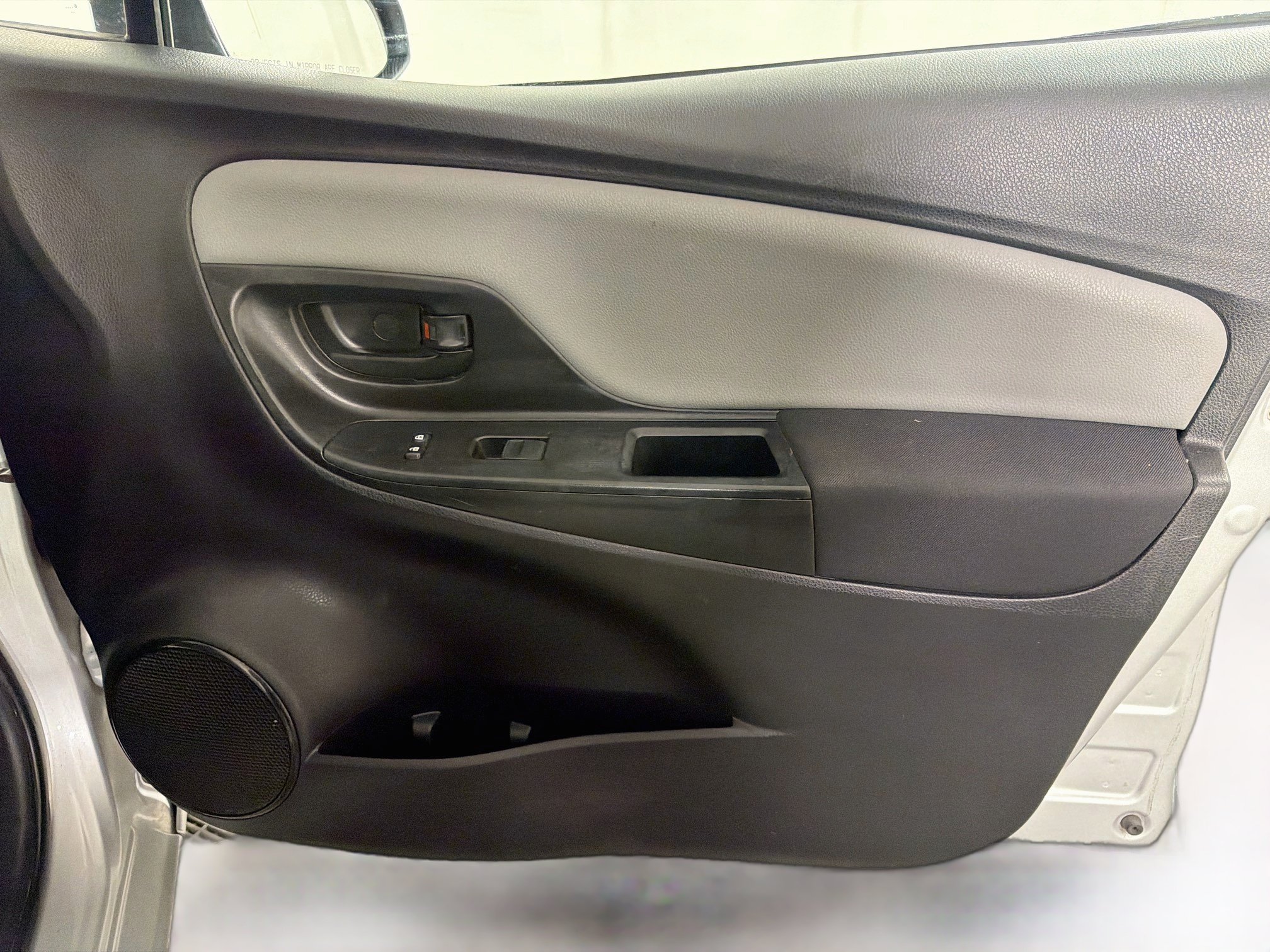 Used 2017 Toyota Yaris L w/ Carpet Mat Package FWD image 28