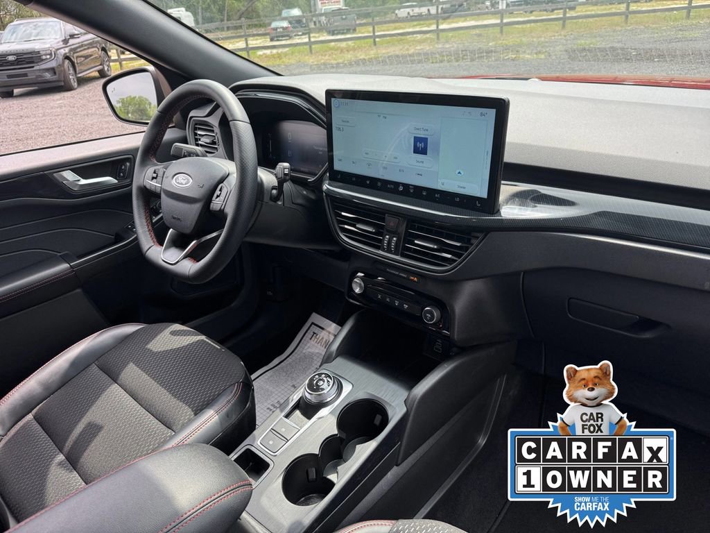 Certified 2025 Ford Escape ST-Line w/ Tech Pack #1 FWD image 21