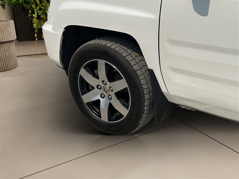 Used 2014 Honda Ridgeline SE image 51