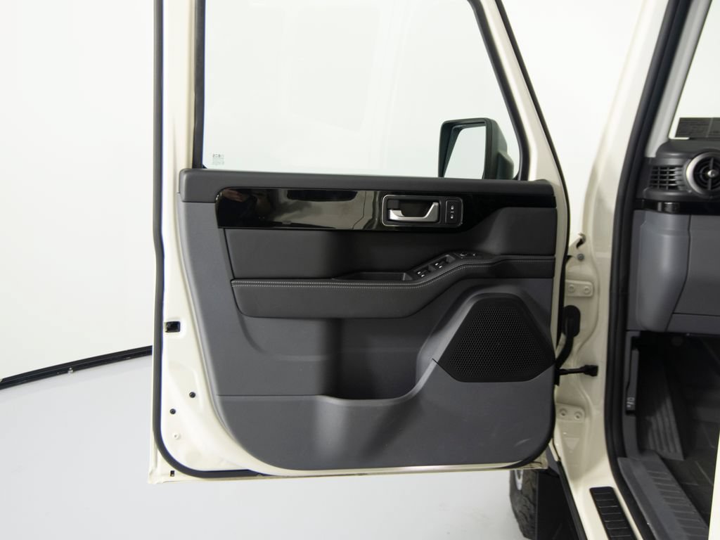 Used 2025 INEOS Grenadier Fieldmaster Edition AWD/4WD image 12
